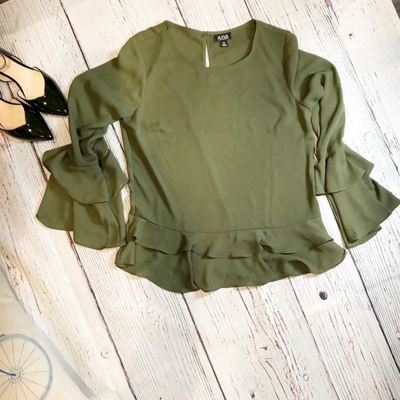a.n.a Tops - NWOT Olive Peplum Blouse size XS